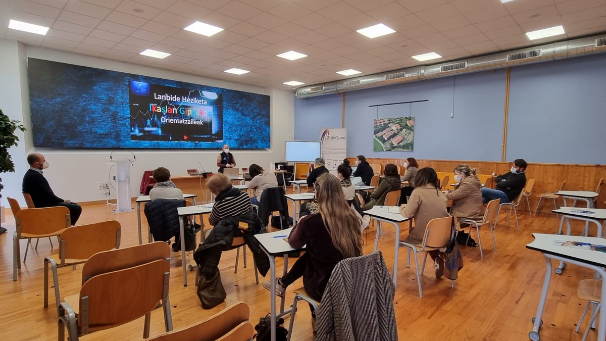 Compartiendo información sobre La FP con el Berritzegune Lasarte Compartiendo información sobre La FP con el Berritzegune Lasarte
